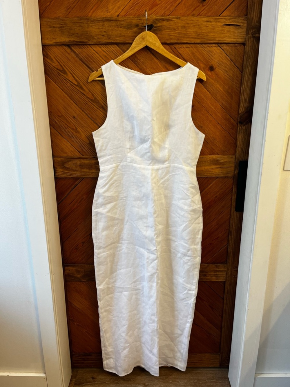 DISSH White Sleeveless Midi Sheath Dress - Picture 4 of 7